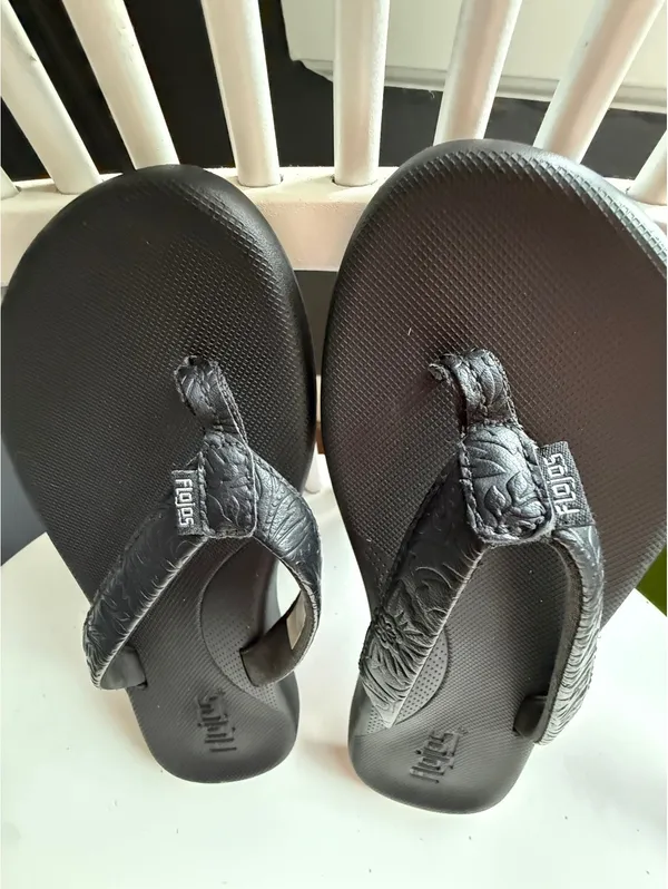 Flojos Black Textured Thong Sandals Size 7 - Image 2