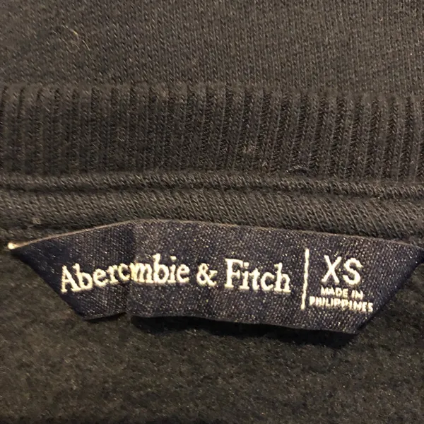 Abercrombie & Fitch crew sweatshirt nwot xs - Image 3