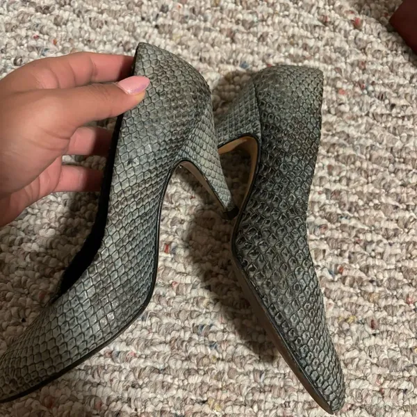 Prada Vintage Python Scales Skin Leather Pumps- Size 35 - Image 8