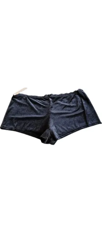 Gilligan O'Malley Womens Black Velvet Chemise and Matching Shorts Sleepwear Set - Image 3