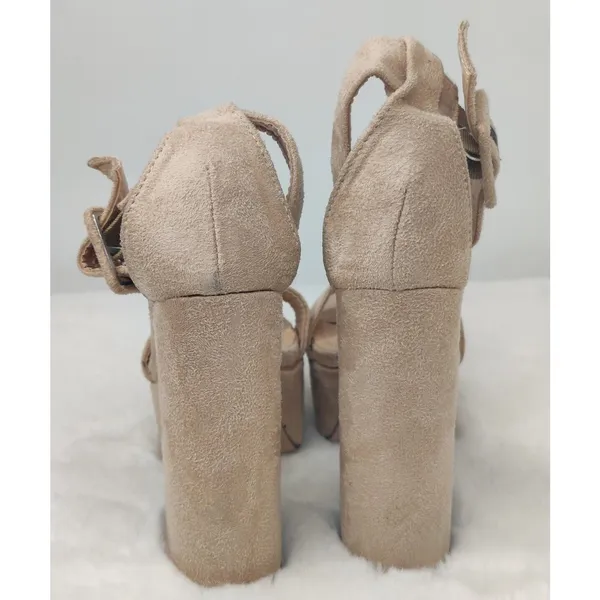 Chase and Chloe Tan Platform sandals Sz 6 faux suede - Image 4