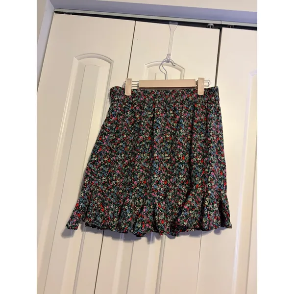 LOFT Floral Print‎ Smocked Waist Ruffle Hem Mini Skirt Women's Size M - Image 2