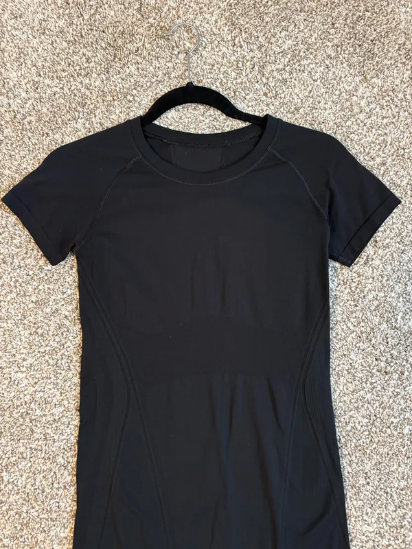 Athleta Black Momentum Tee - Image 2