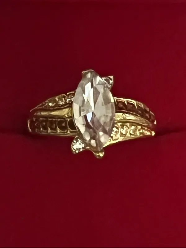 Gorgeous Stainless Steel Golden w/ Cubic Zirconia Gemstones Statement Ring S 7 - Image 2