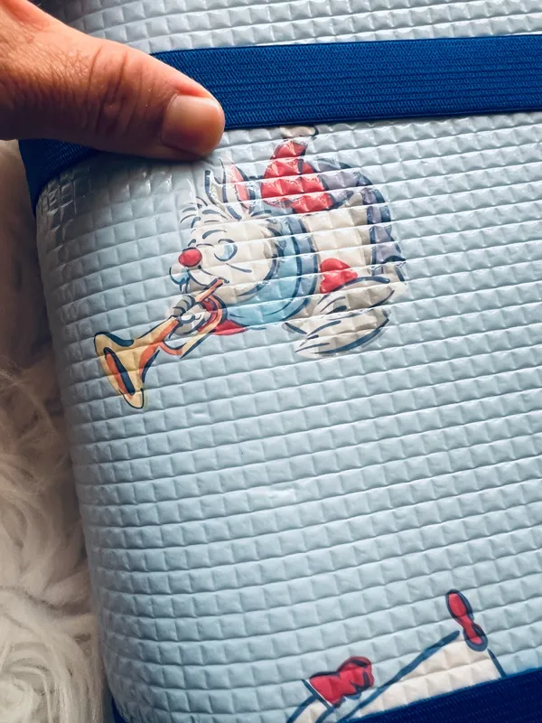 Disney x Diaso Alice in Wonderland Picnic Blanket - Image 9