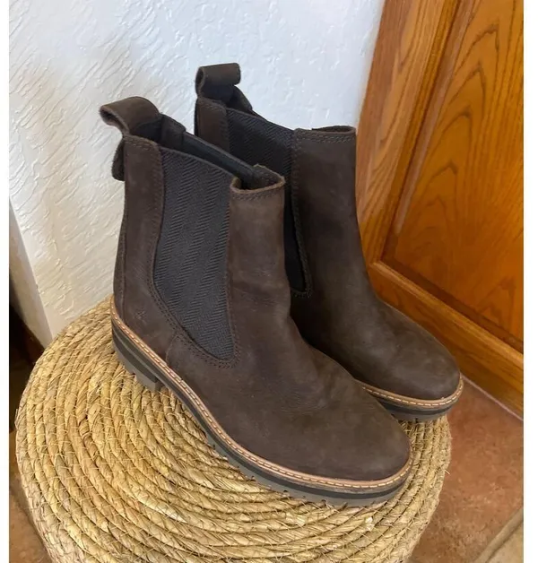 Timberland Women's Courmayeur Valley Chelsea boot size 6.5 - Image 3