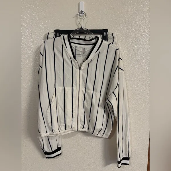 FREE PEOPLE Movement Off Duty Set NWOT - Image 10