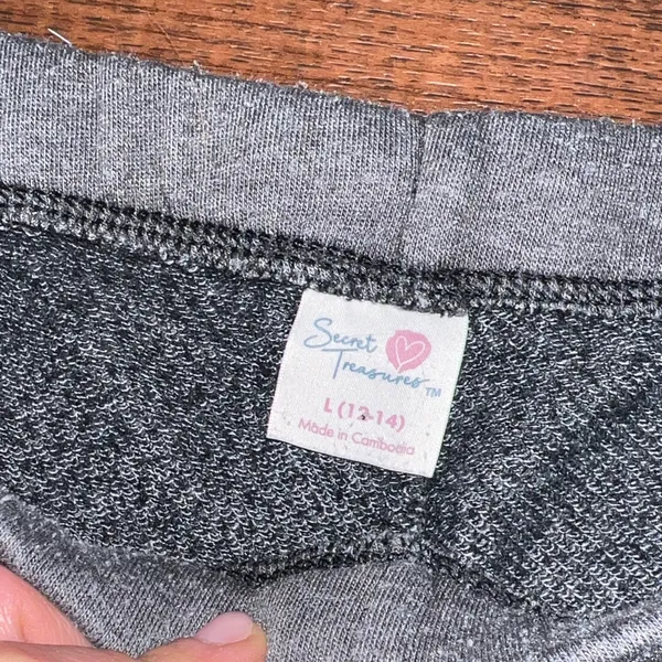 Old Navy Gray Women's Lounge Shorts - Image 2