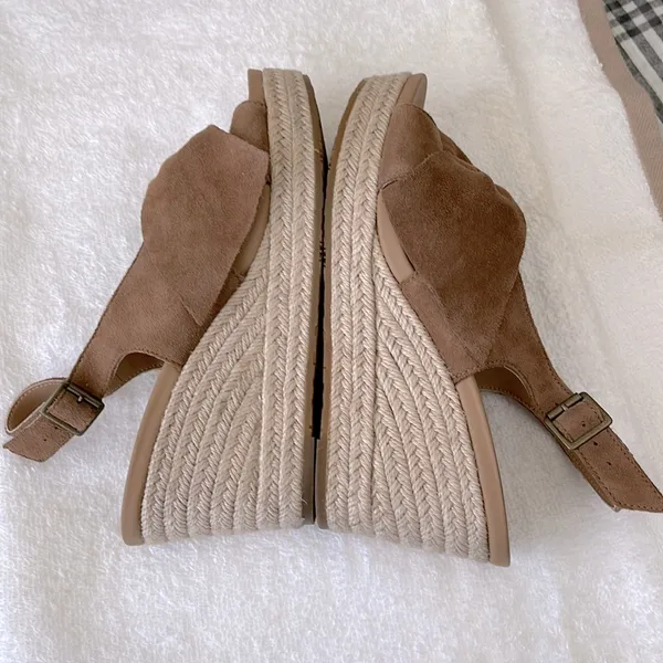 UGG Camila chestnut platform sandals - Image 3