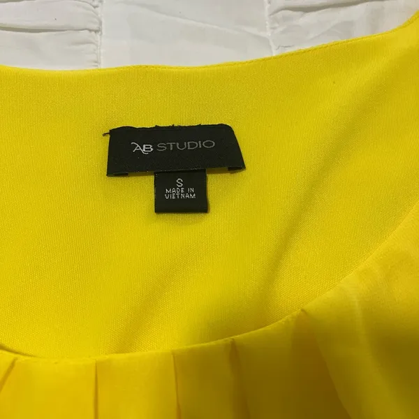 AB Studio - Yellow Dress with Belt. Size Small. - Image 3