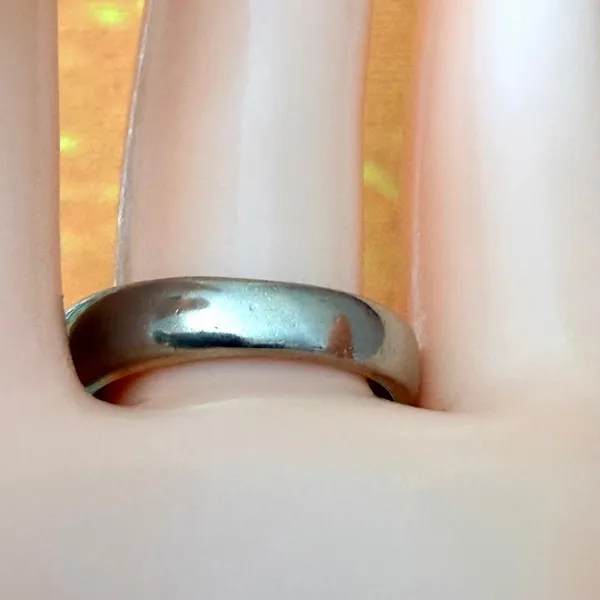 Vintage Gold Tone Heart Ring Emerald Green Pear Cut Stone - Image 4