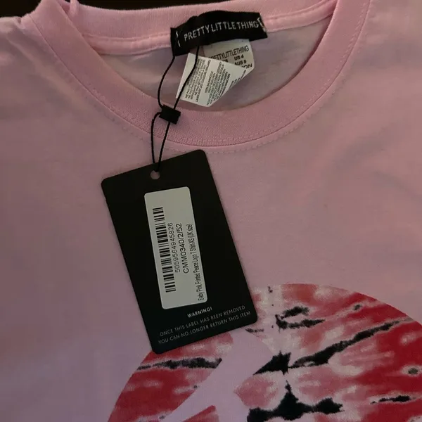 NWT Pretty Little Things Baby Pink Printed Peace LogonTee XS - Image 3