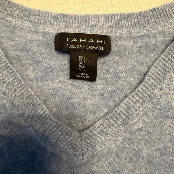 Tahari V-Neck 100% 2-Ply Cashmere Sweater Light Blue Women Size L - Image 2