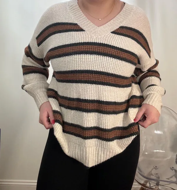 American Eagle Outfitters Sweater - Image 3