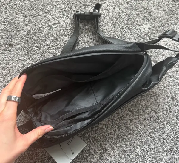 BYLT Black Crossbody bag - Image 4