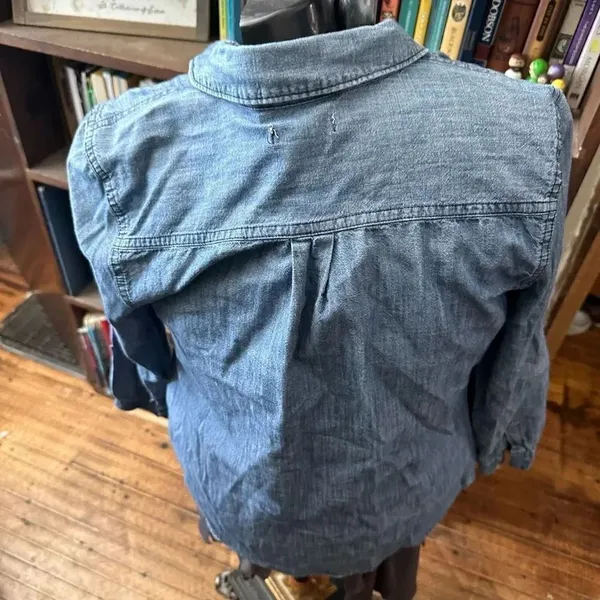Old Navy m basics minimalist S chambray button down shirt - Image 2