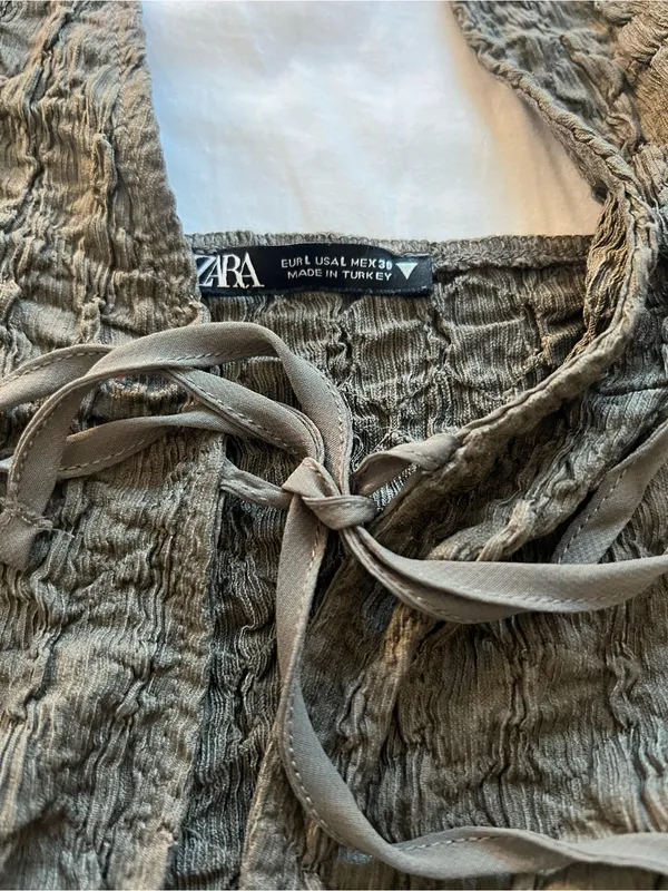 Zara olive green crinkle textured tie front halter tank top size large - Image 3