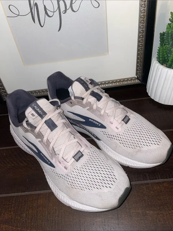 Brooks Launch GTS 8 Women's Running Sneakers Gray & Pink Size 9 - Image 14