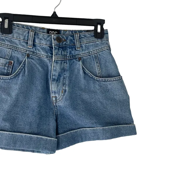 BDG Urban Outfitters Women's Size 24 Mom‎ Denim High Rise Shorts - Image 2