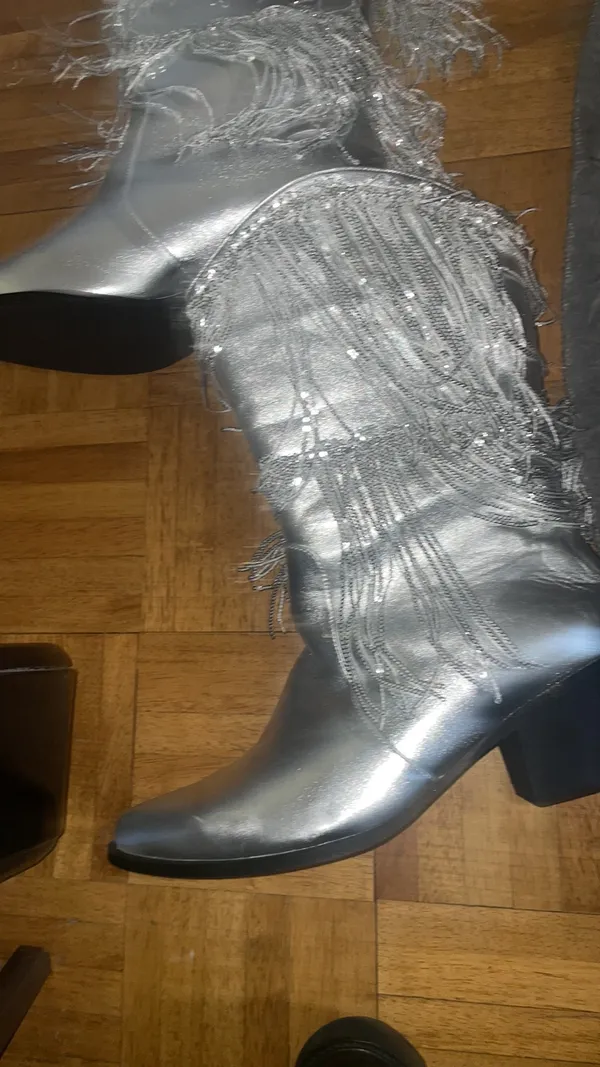 Silver Cowboy Boots Size 12 - Image 6