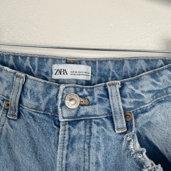 Zara Women's Straight Leg Distressed Jeans Sz‎ 4 - Image 2