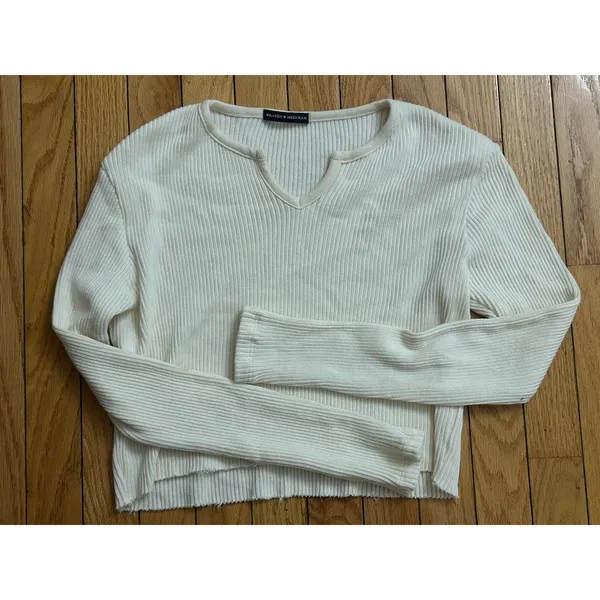 Brandy Melville Ribbed Cut Out Neck Crop Sweater Cream Size 4 Preppy Classic - Image 2