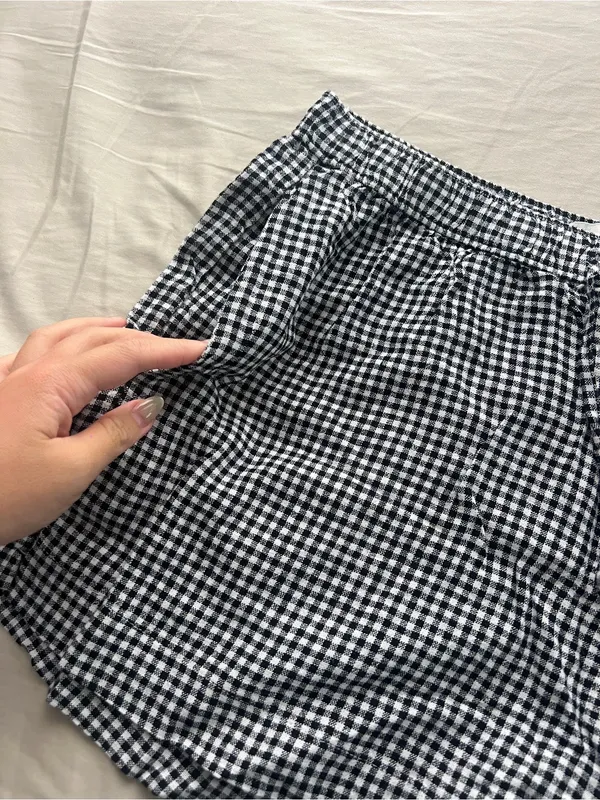 NEW Abercrombie Gingham Black & White Shorts - Image 3
