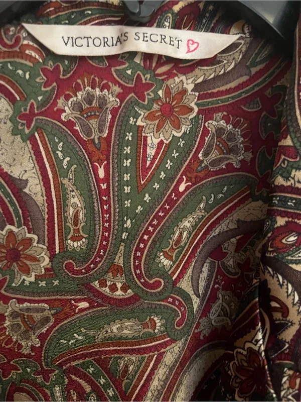 Victoria's Secret‎ Paisley Blouse in Burgundy, Green & Cream - Image 3