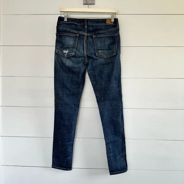 American Eagle Women’s 8 Super Stretch Distressed Jeans - Image 3