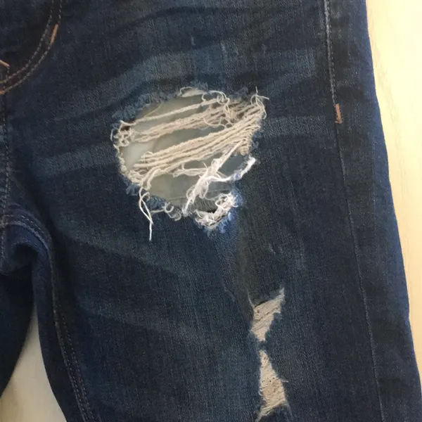 FINAL MARKDOWN Express Distressed Jeans (0) - Image 5
