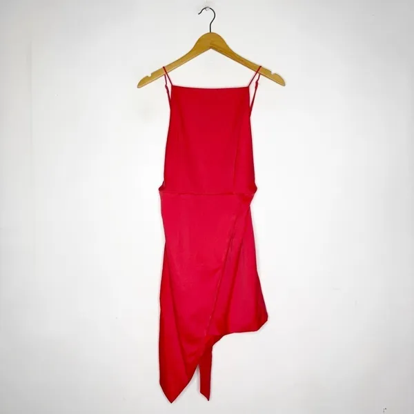 Elliatt Sleeveless Formal Revolve Decades Dress in Melon Red Size Medium Satin - Image 4
