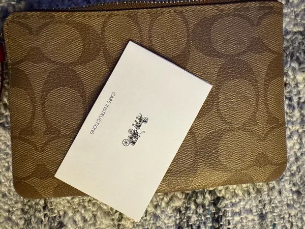 Coach Wristlet - Image 8