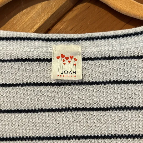 I Joah black and white striped tie front top - Image 4