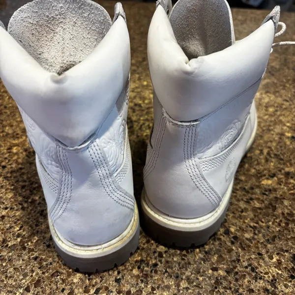 Timberland Off-White embossed Leather Boots womens Sz 9.5 - Image 7