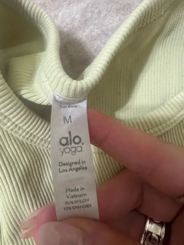 Alo yoga matching set size medium  - Image 3