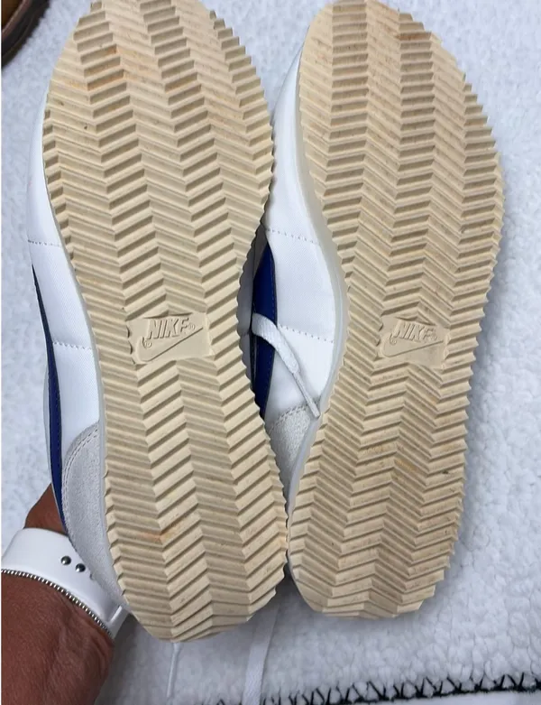 Nike Women’s Sneakers - Image 3