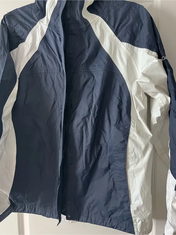 Women Navy and white Columbia windbreaker jacket - Image 5