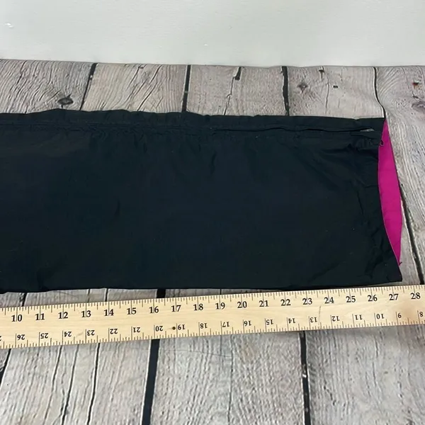 Columbia Snowboarding Pants Women’s size Small Black and Pink - Image 14