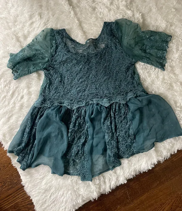 Sheer Emerald Green Embroidered Top size S - Image 4