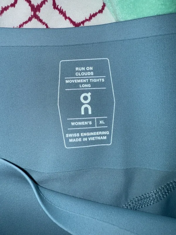 On Cloud Women’s Blue Movement Tights - Image 5