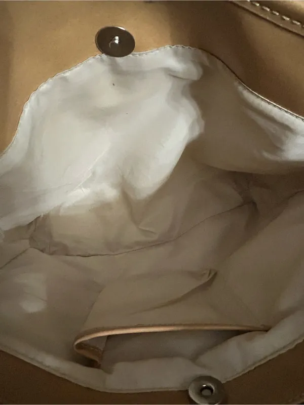 CL Women’s White & Tan Logo-Print Tote Bag Purse - Image 10