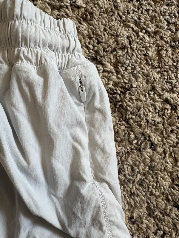 Lululemon Shorts Hotty Hot - Image 4