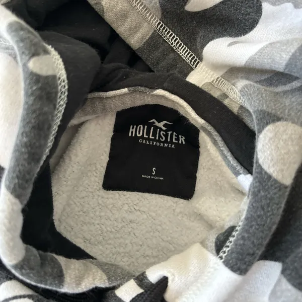 Hollister  - Image 2