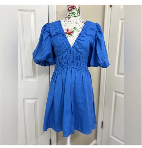Amalie - linen plunge puff sleeve mini linen dress in blue - Image 2