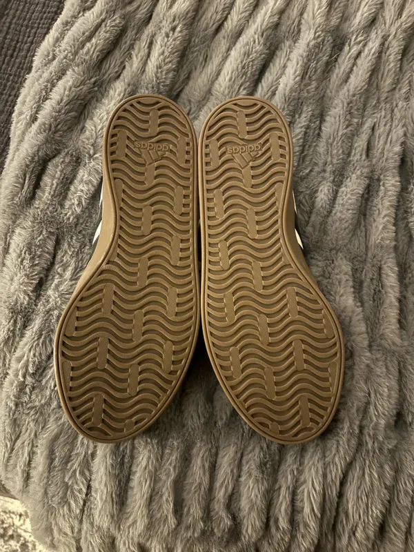 Adidas Women’s Shoes - Image 3