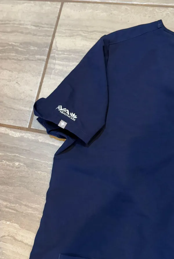 FIGS sz L Scrub Top(Read Ad)No :( - Image 2