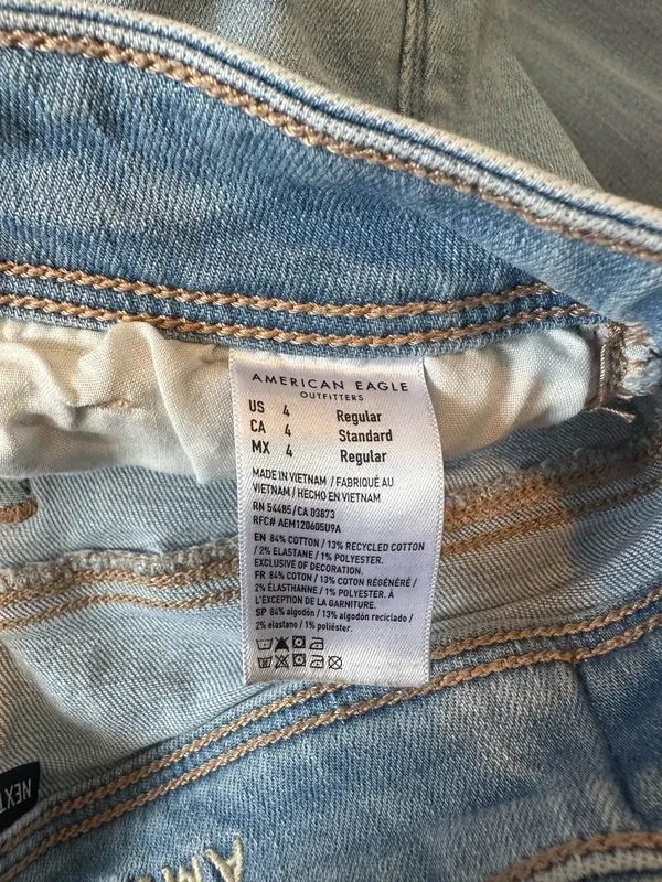 American Eagle Jeans - Image 3