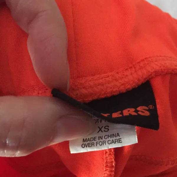 Bin 26 #51 Hooters Girl Worn Sexy Tank & Shorts XSmall & New Blank Name Tag - Image 8