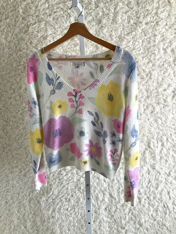 WOMEN'S FRANCESCA'S V-NECK FLORAL SWEATER~SIZE MEDIUM! - Image 7