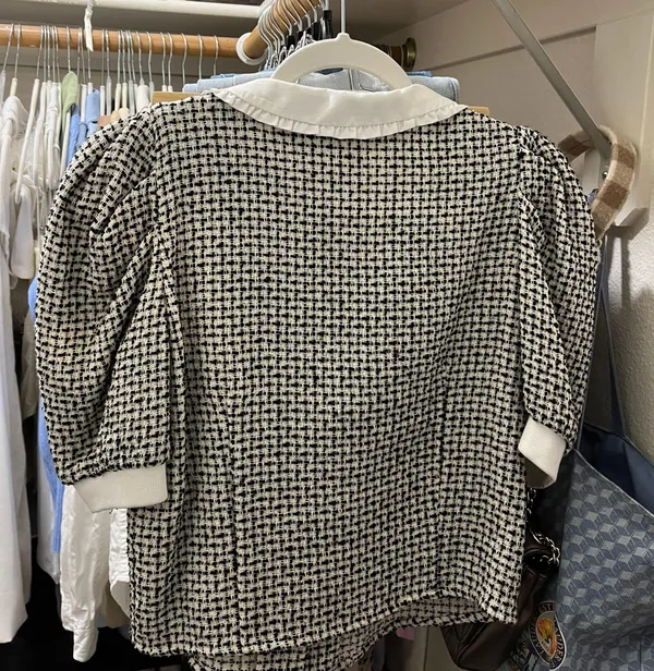 Black And White Tweed Top With Poplin Collar - Image 3